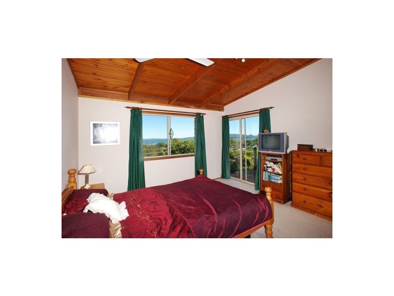 8 Lyndel Close, Soldiers Point NSW 2317