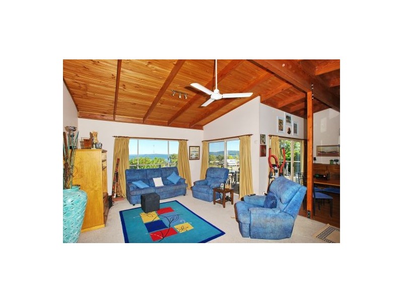 8 Lyndel Close, Soldiers Point NSW 2317