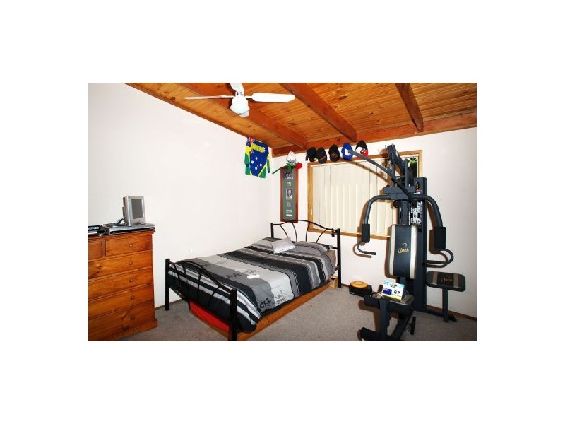 8 Lyndel Close, Soldiers Point NSW 2317