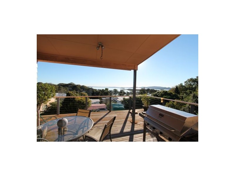 8 Lyndel Close, Soldiers Point NSW 2317