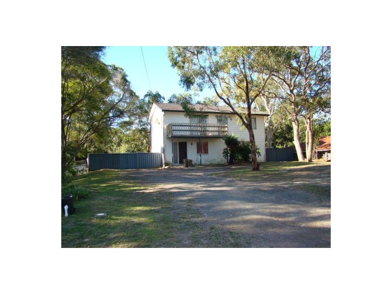 7 Lloyd George Grove, Tanilba Bay NSW 2319