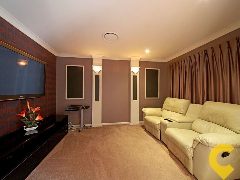 4 Lucas St, Scarborough QLD 4020