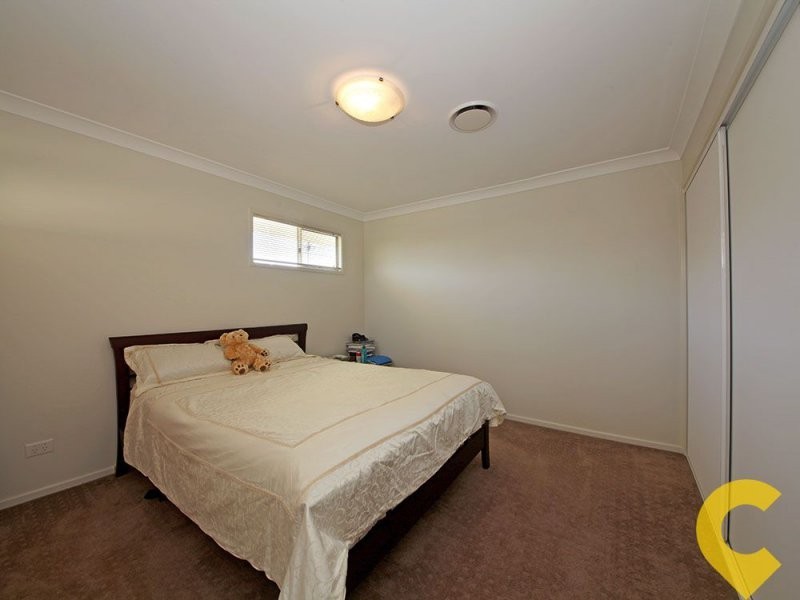 4 Lucas St, Scarborough QLD 4020