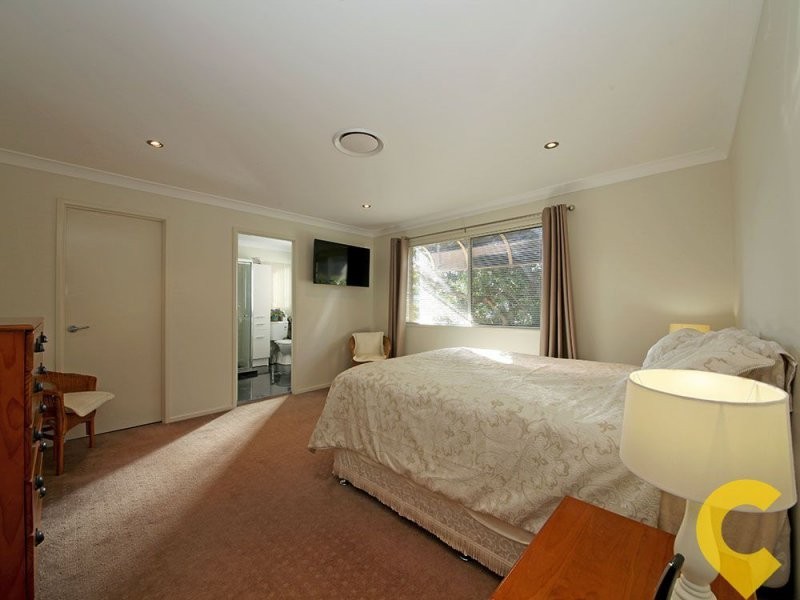 4 Lucas St, Scarborough QLD 4020