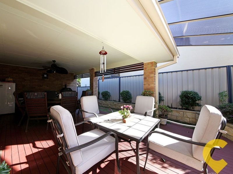 4 Lucas St, Scarborough QLD 4020