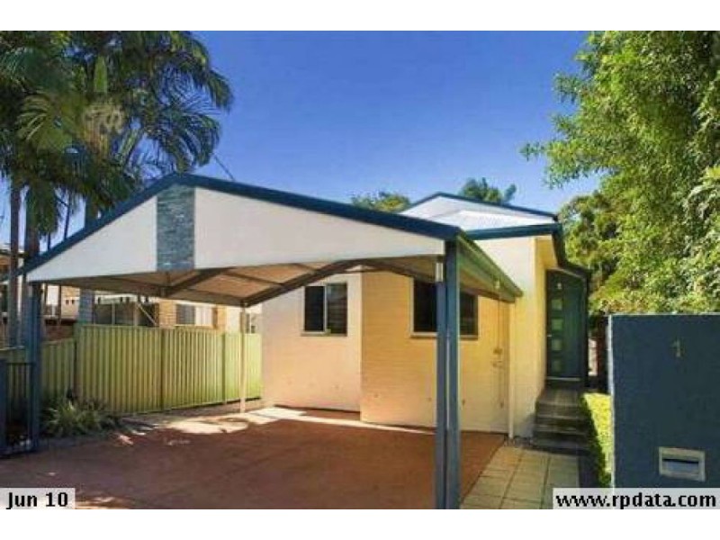 1 Inglis Street, Woody Point QLD 4019