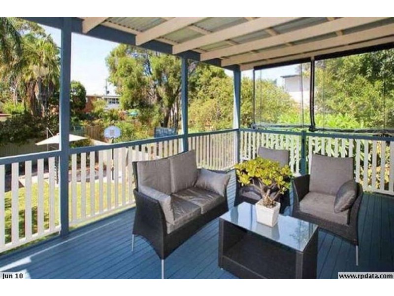 1 Inglis Street, Woody Point QLD 4019