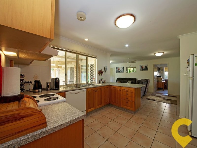 11 Columbia Court, Newport QLD 4020