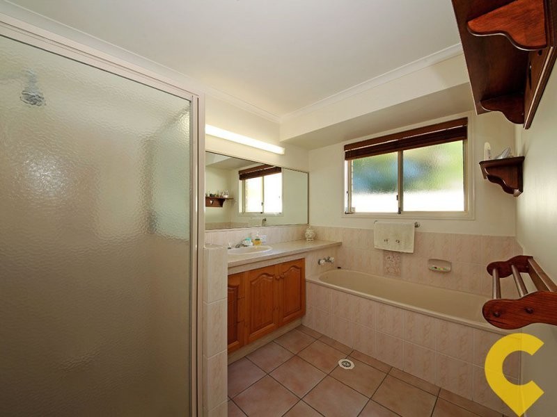 11 Columbia Court, Newport QLD 4020