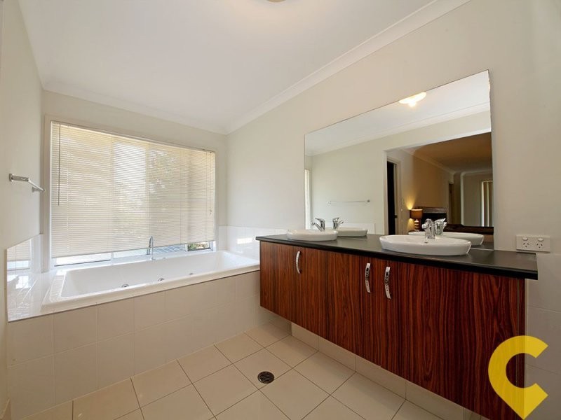 33 Longland Street, Redcliffe QLD 4020