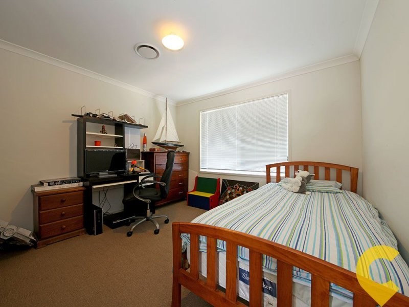 33 Longland Street, Redcliffe QLD 4020