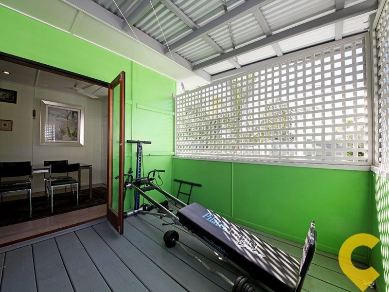 9 Cathie Street, Clontarf QLD 4019