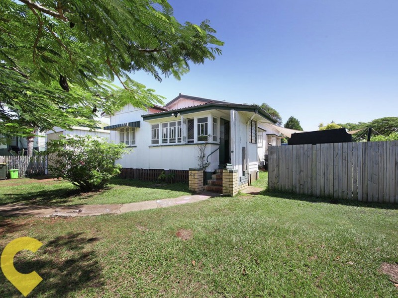 28 Bramble Street, Woody Point QLD 4019