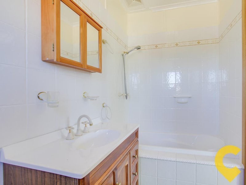 35 Robertson Avenue, Margate QLD 4019