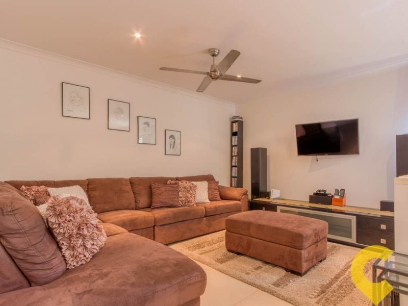 2/17 Lady Bowen Pde, Rothwell QLD 4022