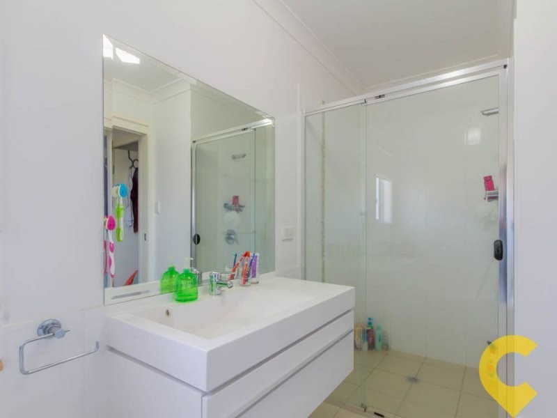 2/17 Lady Bowen Pde, Rothwell QLD 4022