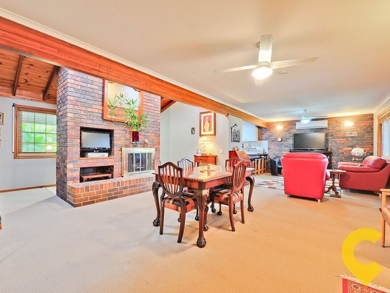 269 Winstanley Street, Carindale QLD 4152