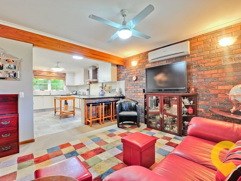 269 Winstanley Street, Carindale QLD 4152