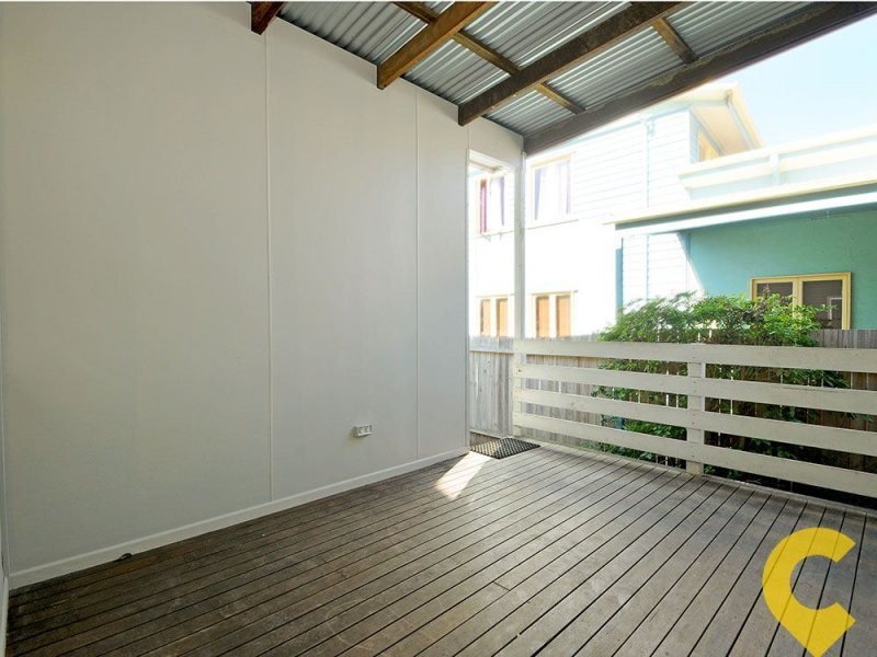 18 Donald Street, Woody Point QLD 4019