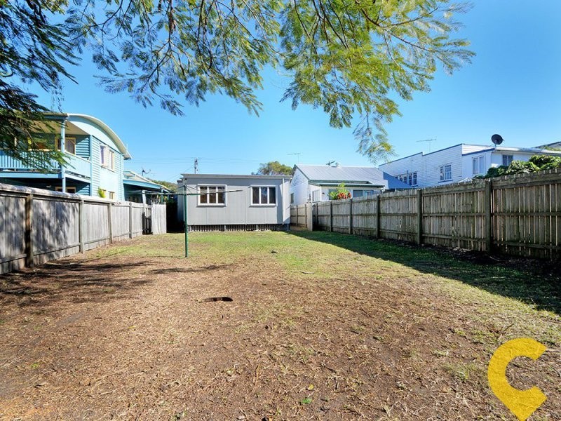 18 Donald Street, Woody Point QLD 4019