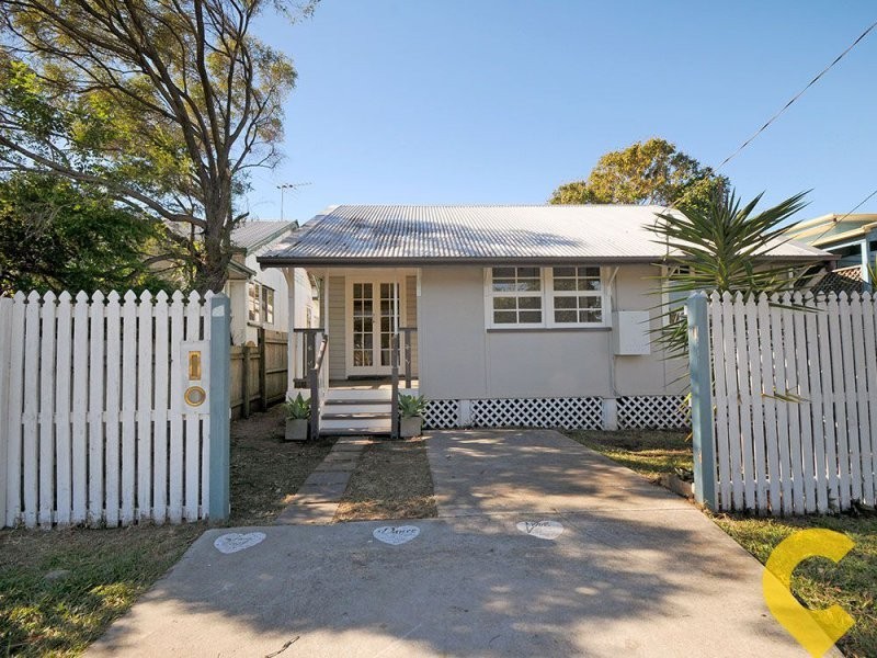 18 Donald Street, Woody Point QLD 4019