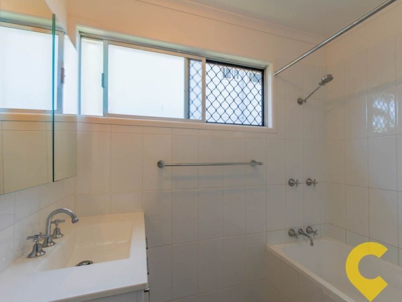 35 Sportsground Street, Redcliffe QLD 4020