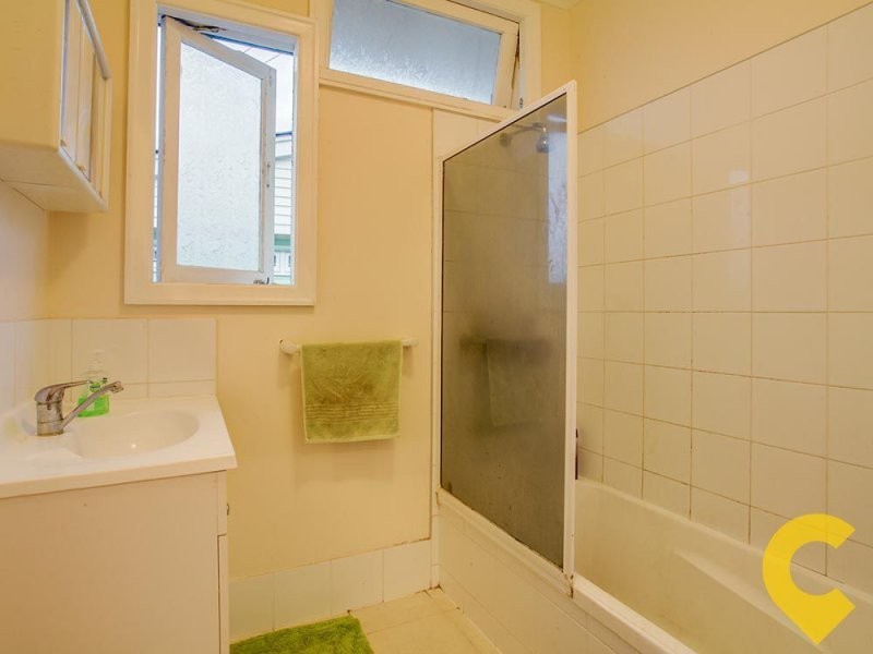 10 Alcester Street, Grange QLD 4051