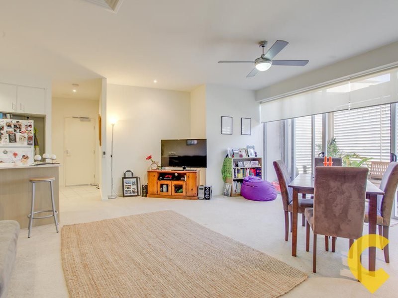 1/146 Prince Edward Parade, Scarborough QLD 4020