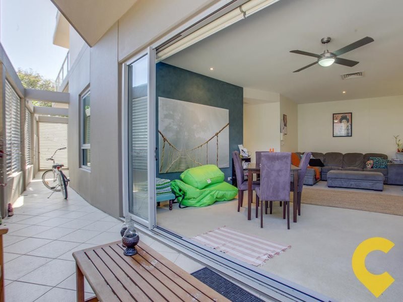 1/146 Prince Edward Parade, Scarborough QLD 4020