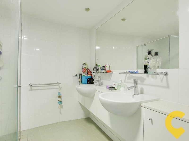 1/146 Prince Edward Parade, Scarborough QLD 4020