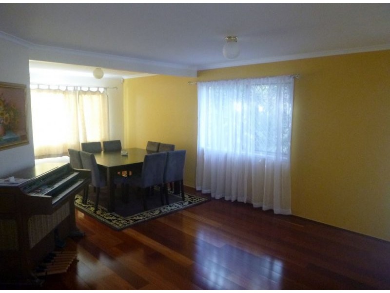 6 Oakmont Street, Rothwell QLD 4022