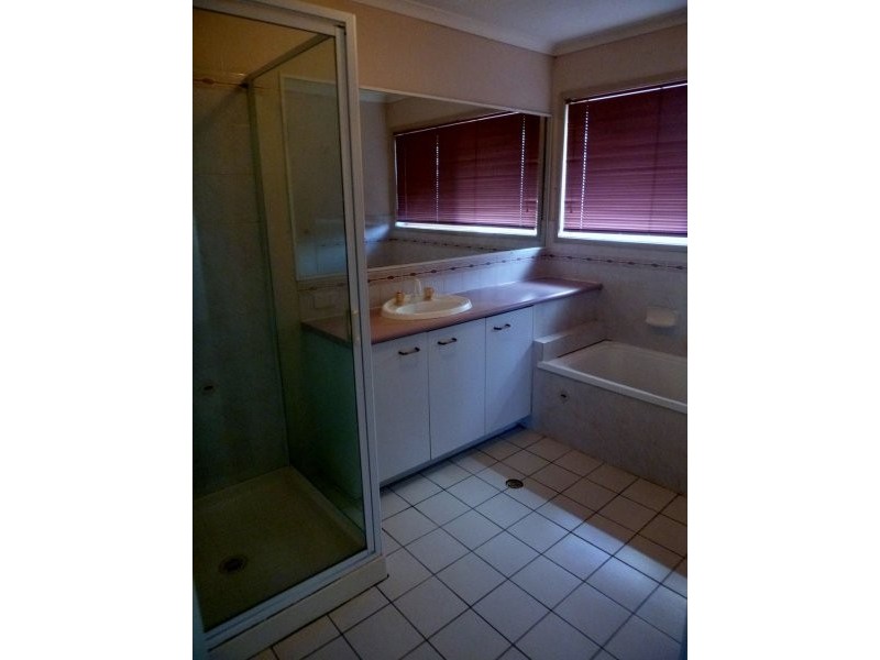 6 Oakmont Street, Rothwell QLD 4022