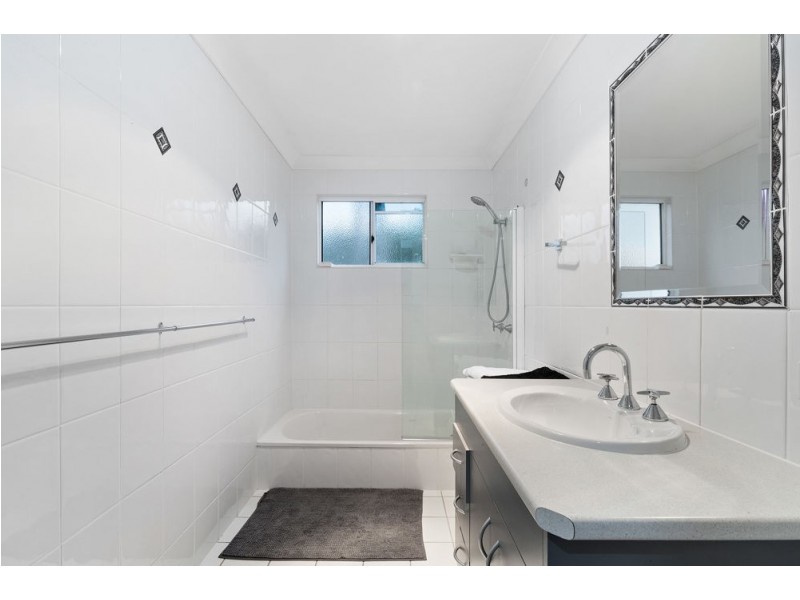 8 Kenwood Court, Kallangur QLD 4503