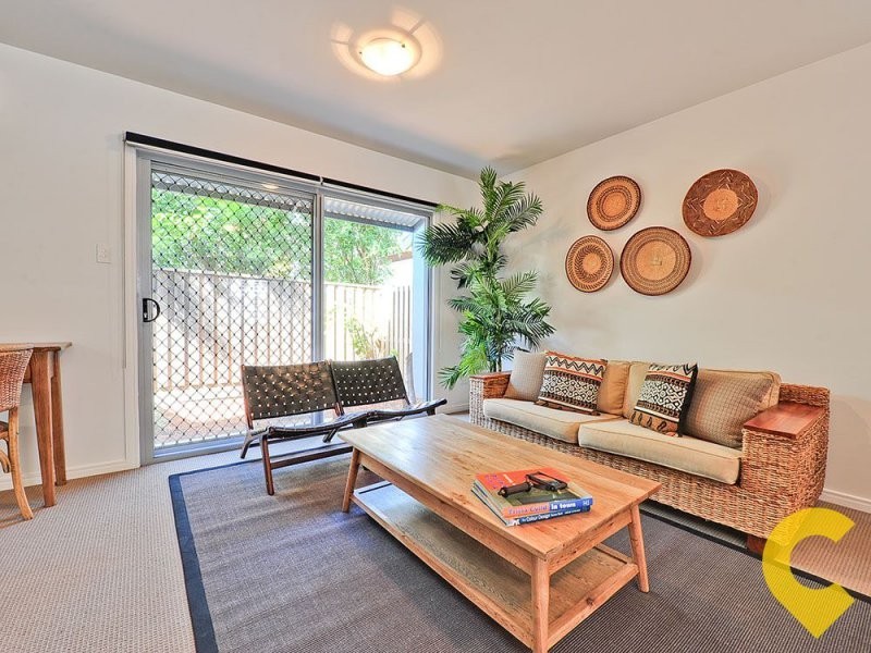 2/13-17 Caroline Street, Woody Point QLD 4019