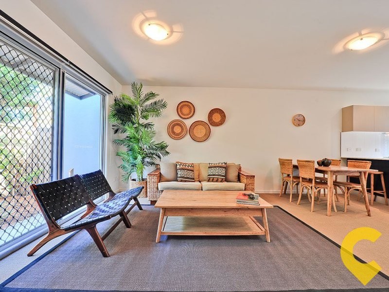 2/13-17 Caroline Street, Woody Point QLD 4019