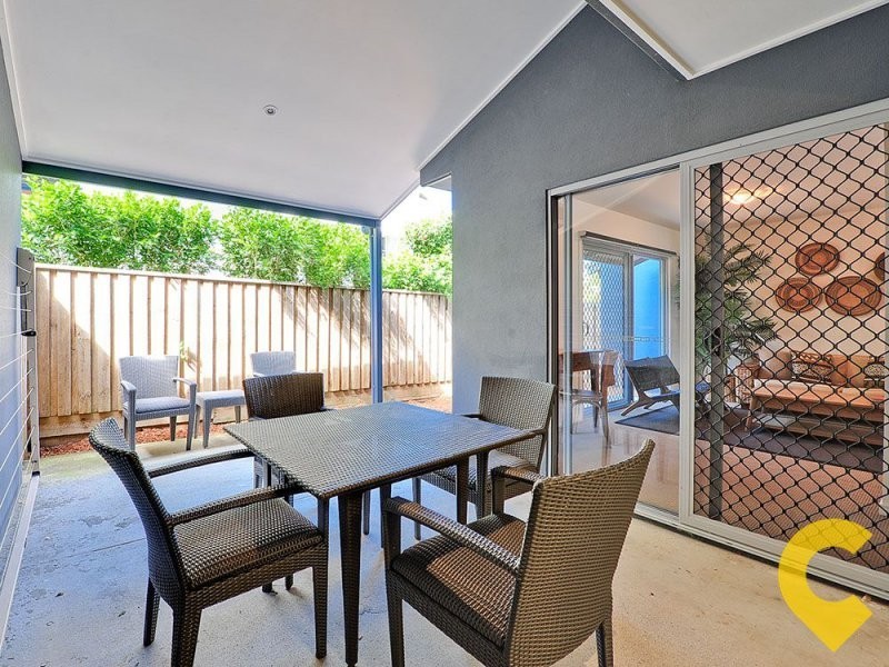 2/13-17 Caroline Street, Woody Point QLD 4019