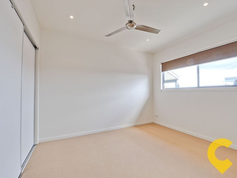 2/13-17 Caroline Street, Woody Point QLD 4019