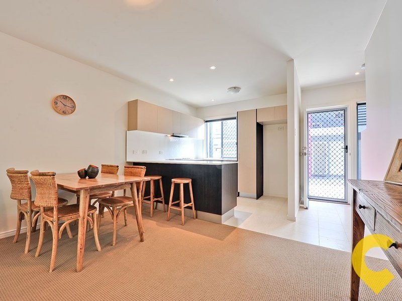 2/13-17 Caroline Street, Woody Point QLD 4019