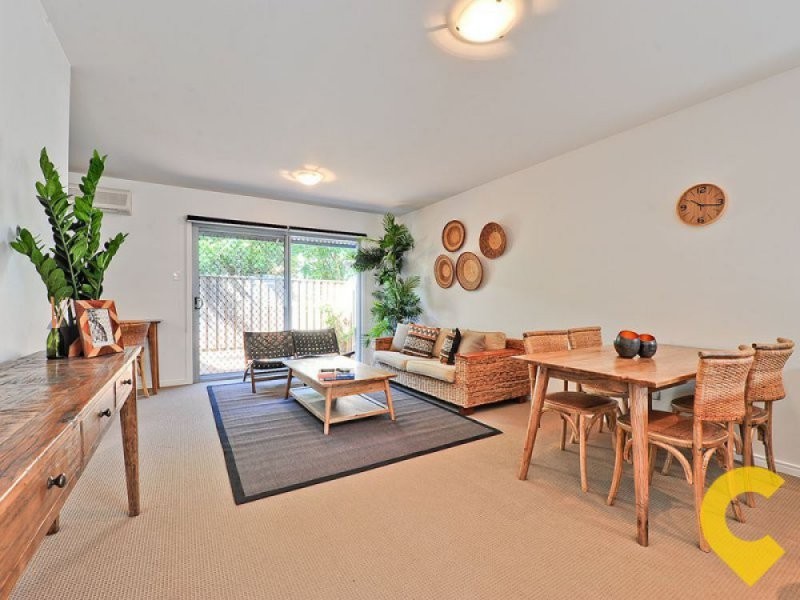 2/13-17 Caroline Street, Woody Point QLD 4019