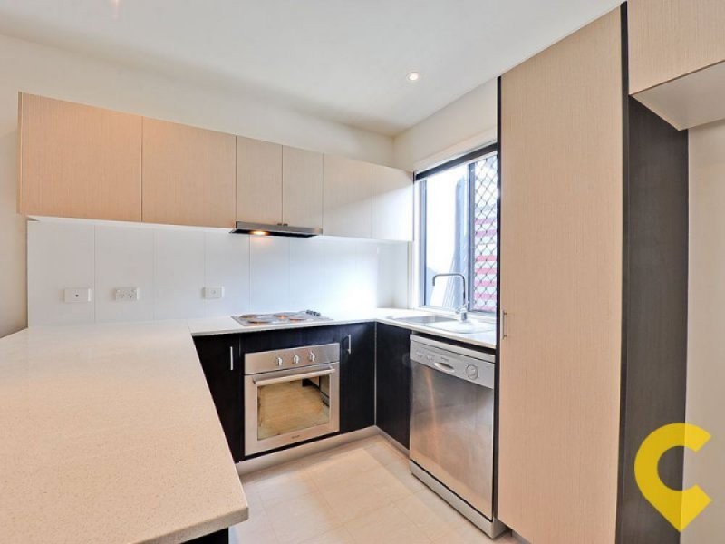 2/13-17 Caroline Street, Woody Point QLD 4019