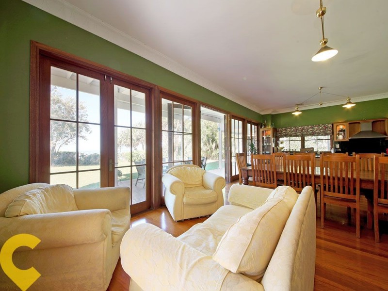 33 Coronation Avenue, Beachmere QLD 4510