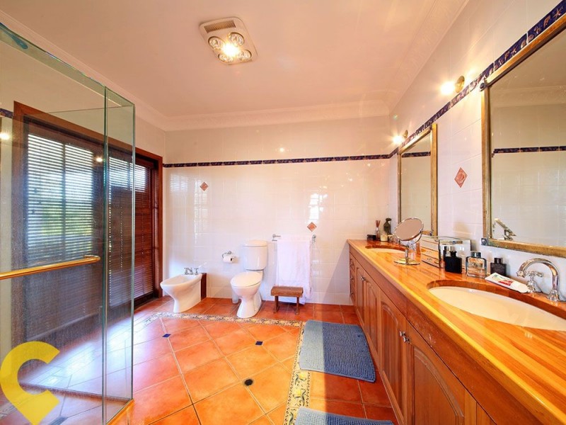 33 Coronation Avenue, Beachmere QLD 4510