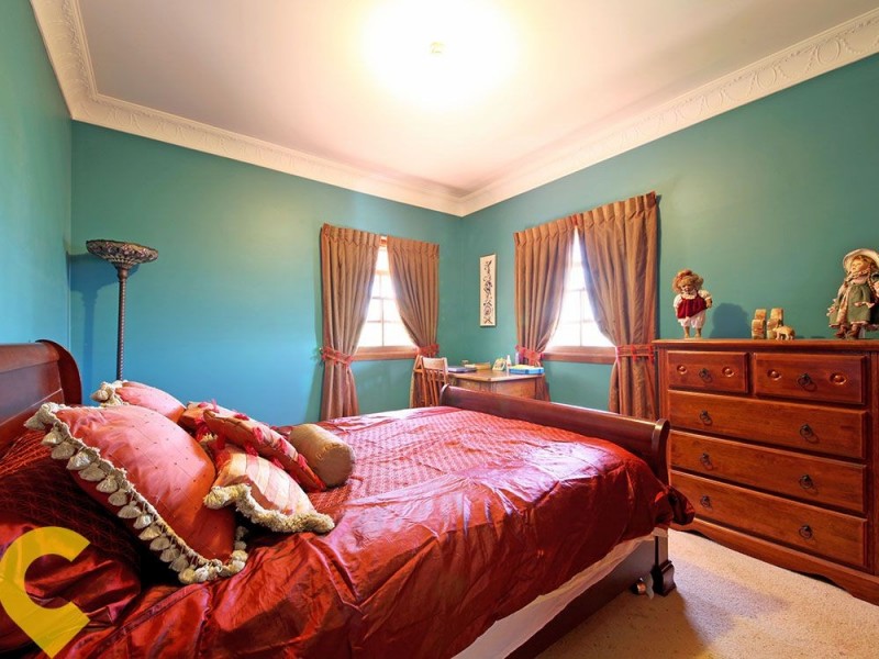 33 Coronation Avenue, Beachmere QLD 4510