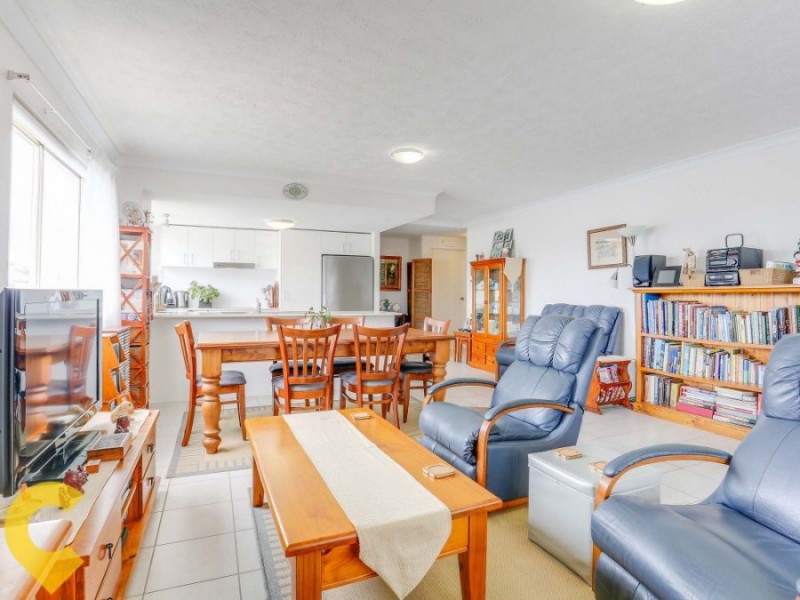 4/8 Bunton Street, Scarborough QLD 4020