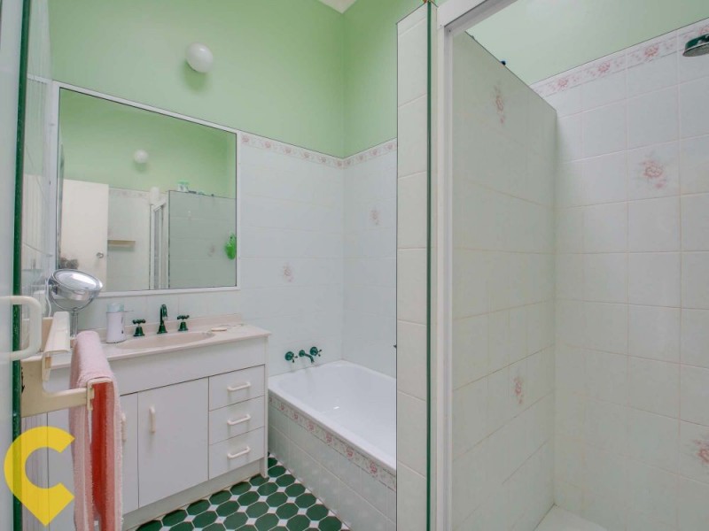 23 Seaville Avenue, Scarborough QLD 4020