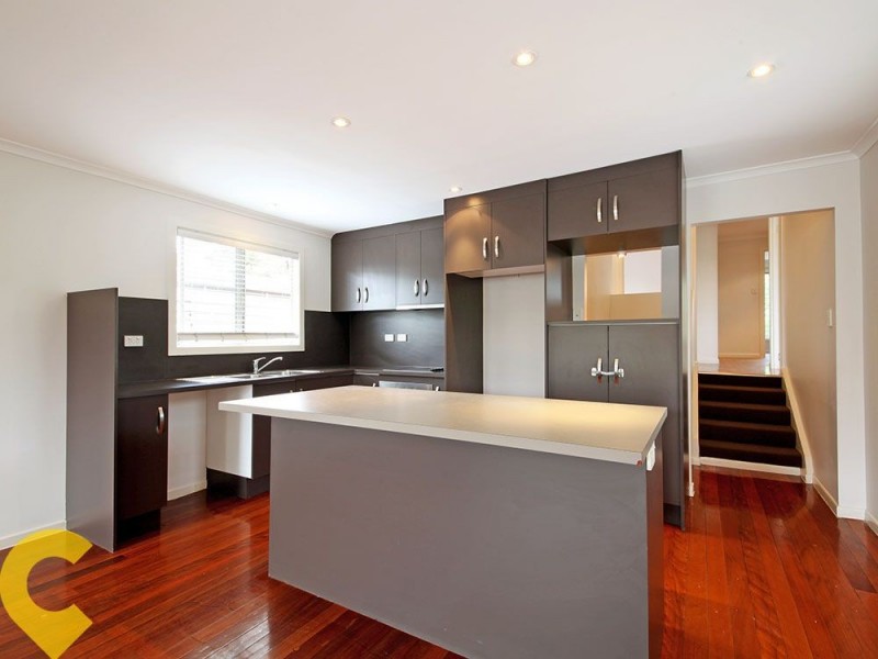 203 MacDonnell Road, Clontarf QLD 4019