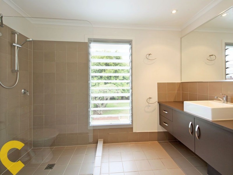 203 MacDonnell Road, Clontarf QLD 4019