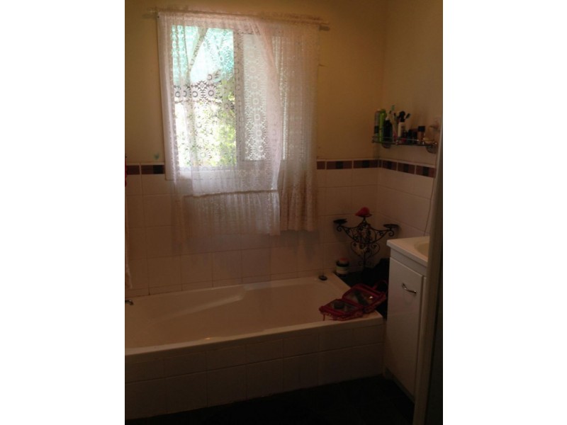 11 Vernon St, Clontarf QLD 4019