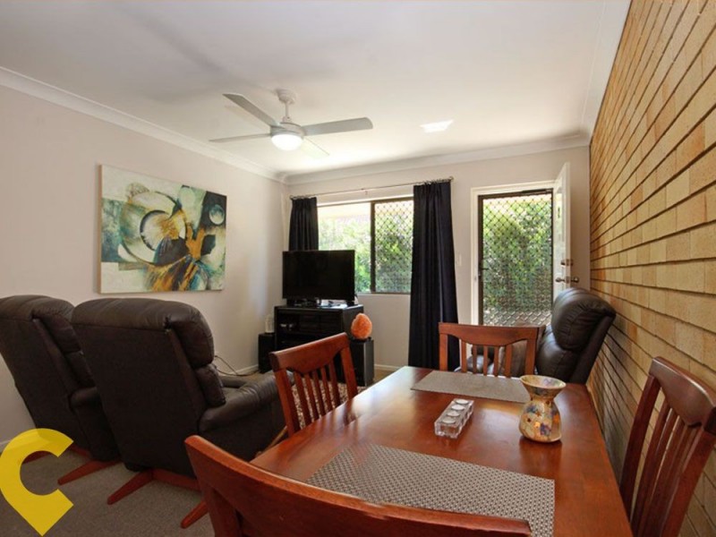 2/32 Caroline Street, Woody Point QLD 4019