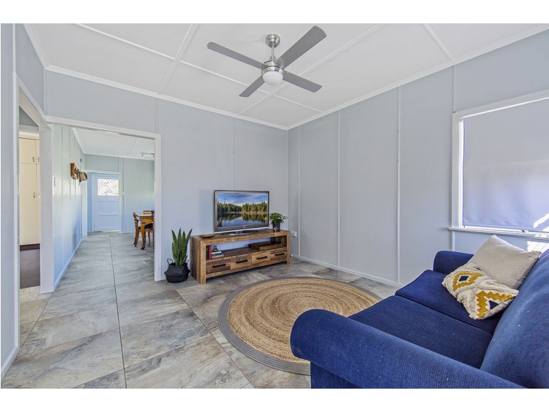 10 Hawthorne Street, Woody Point QLD 4019